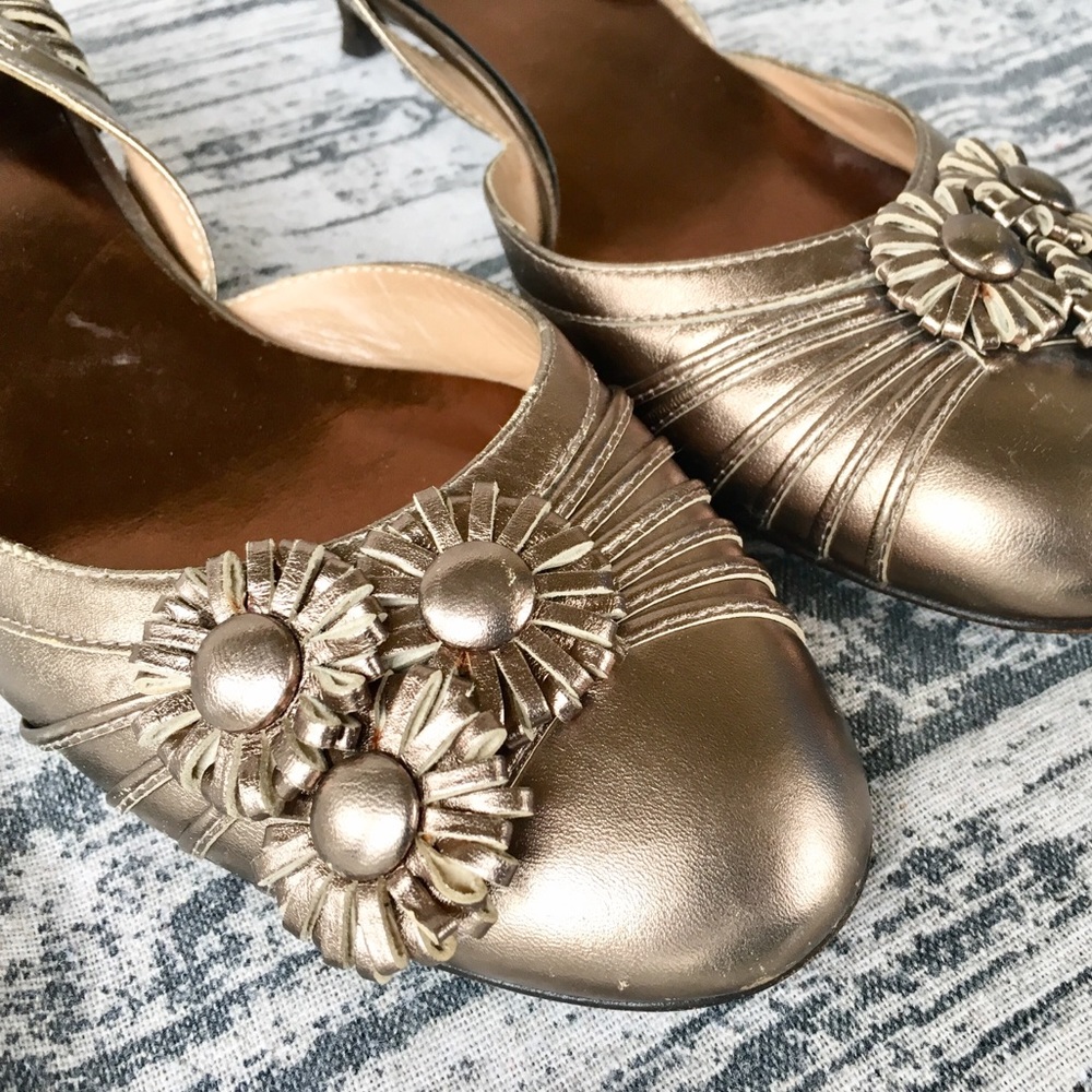 Isabella Fiore bronze kitten heel pumps